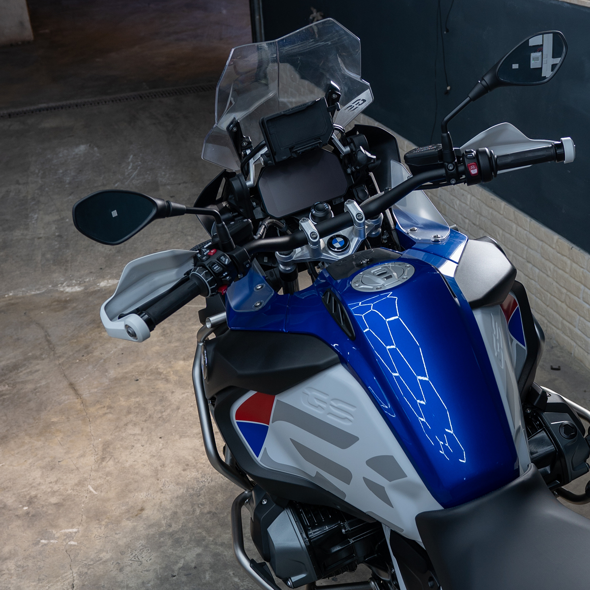 Motorbike detailing for Pros